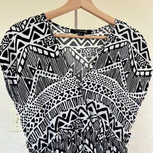 Forever 21 Black & White Tribal Print Dress Small